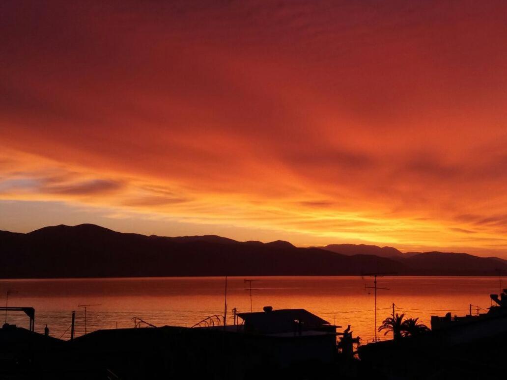 Σελιανίτικα, διαμέρισμα με θέα -50μ από τη θάλασσα Εξωτερικό φωτογραφία